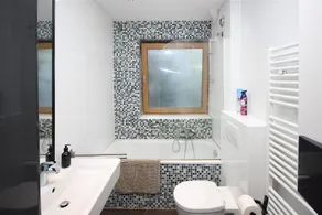 2 room apartment right in Stuttgart city 6 people - Image 3
