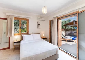 Pegasus - Three Bedroom Villa, Sleeps 6 - Image 4