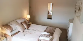 Bright, spacious centrally-located 3-bedroomed house with ample free parking. - Image 4