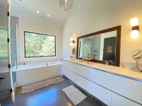 Modern Wine Country Home with Pool, Spa & Sauna - Image 3