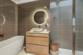 Spacious 3-Bed Home with Garden in Preston - Image 2