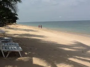 Affordable beachside luxury in a beautiful intimate setting. - Image 5