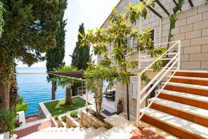 Dubrovnik Private Beach and Pool Charming Seafront Villa For 10 - Image 3