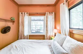 Charming 5bdrm 2bath island cottage on Lake Muskoka! Sunsets! Sauna! - Image 3