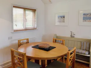 2 bedroom accommodation in Horton, near Ilminster - Image 5