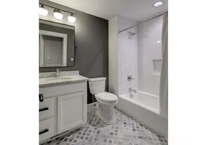Smukt renoveret Portland Single Story Home-Vinland, Nike, Intel, Zoo - Image 3