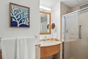 Condado Laguna Suite | Waterfront 1 Bedroom in Trendy San Juan Location - Image 2