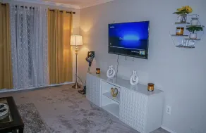 Lovely 3 bedroom condo with community pool and golf club. - Image 3