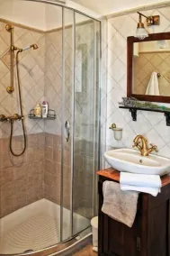 Fritliggende traditionelt hus med privat pool og have gratis WiFi - Image 3