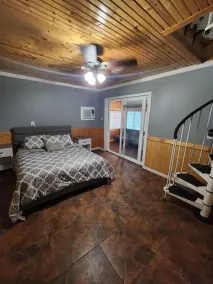 Hidden Gem- with the best view of Lake of Egypt! - Kayaks included/1 bed/1 bath! - Image 3