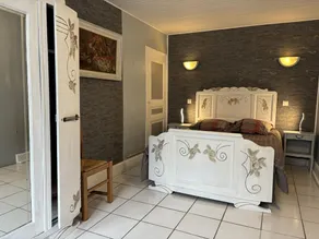 Un charmant gîte, à proximité d'un château et Vichy, avec WiFi, terrasse, jardin clos et parking. - Image 2