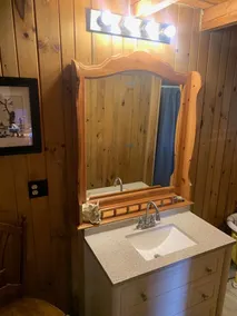 Gebhardt Getaway - Charmantes LAKEFRONT Cottage am Lake Willoughby - Image 3