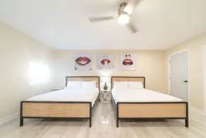 DIAMOND ESTATES: MIAMI - 6 QUEEN, 3 FULL BATH, POOL, BAR ROOM, BALCONY - Image 5