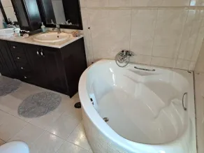 2Bedroom Maisonette House - Image 5