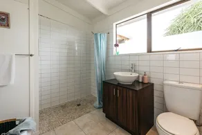 Sol Spa Oasis - Surfdale Holiday Home - Image 2