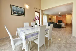 House 598/1443 (Istria - Sveti Lovreč), 18000m from the beach - Image 2
