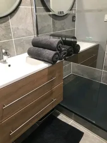 3-room apartment NEAR STATION, CITY CENTER AND SHOPS - Image 4