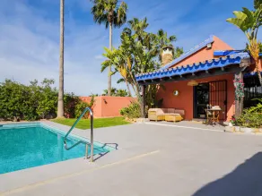 Villa med privat pool og haver - Image 5