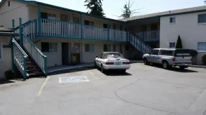 Shamrock Motel - Image 2