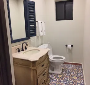 Nouvelle maison avec 4 chambres et 5 Maître Bath - Image 3