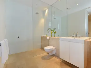 Tugela - 5 Bedroom Luxury Home - Image 3