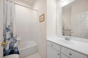 Beautiful 4 Bedroom Townhouse in Sunset Island! - Image 4