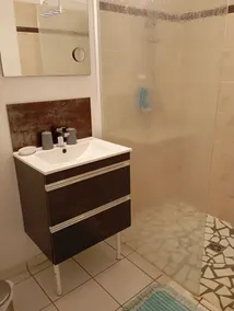 Vivez l'ambiance de la Méditerranée dans une magnifique maison rénovée ! - Image 3