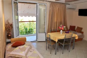 Tzivras Standard Apartment - Image 3