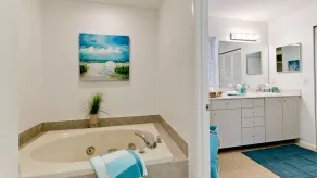 Fortøjningerne! Bringe din båd til dette nyrenoverede hjem med privat pool - Image 5