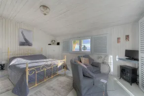 THE CABIN, romantic, country holiday cottage in Lyme Regis - Image 3