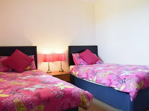 3 bedroom accommodation in Brighstone - Image 4