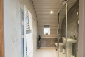 Unique 1 Bedroom Eco-Retreat in Old Chalford! - Image 4