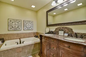 Bent Creek Chalet, Sauna,Jacuzzi,Fire pit and OD shower - Image 3