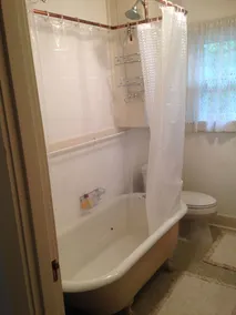 LOCATION: quiet and central! Cottage In The Heart Of Historic Downtown Bend! - Image 3