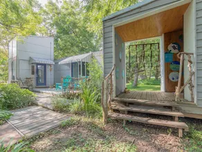 Eclectic & Spacious Guest Cottage (walk to downtown/pet friendly) - Image 5