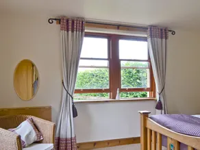 2 bedroom accommodation in Burnfoot near Gleneagles - Image 5
