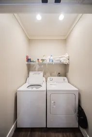 Captains Quarters- located within walking distance to local marina - Image 2