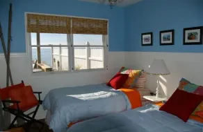 Edgewater Cottage - Privat Lakefront Getaway - Image 3