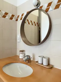 Large 2-room apartment with terrace and pool - Image 3