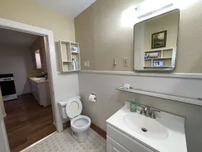 Downtown cozy upstairs one bedroom apt - Image 2