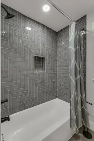 NEW! Luxurious HOT TUB 4 BR Home Central location BUCCS Stadium Downtown Beaches - Image 4