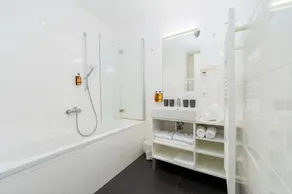 Voll ausgestattete Ferienwohnung mit Terrasse und Sauna | Seeblick - Image 3