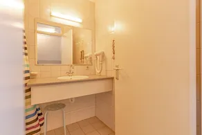 Spacious 5-person apartment within walking distance of the beach and center - Image 5