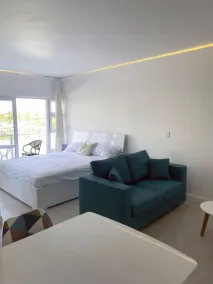 Modern Studio Suite w/ Amazing Amenities & Views - Image 4