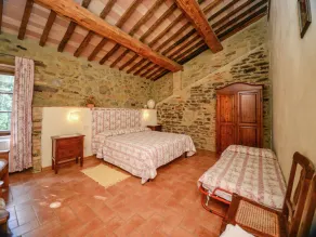 Stunning Holiday Home in Umbria With Jacuzzi - Image 4