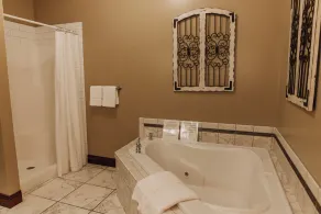 In the Woods Cabin Suite: Luxurious Cabin Suite in Amish Country, Ohio. - Image 2