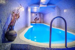 Hotel Capital with private wellness - Image 3