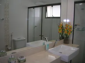 Fit 3 bedrooms, 2 living rooms, accommodates up to 8 people and views of the sea. - Image 3