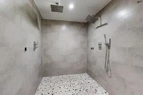 Beautifully Updated Dog-Friendly Home with Free WiFi, and Enclosed Back Yard - Image 4