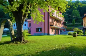An oasis of peace and relaxation in the heart of nature along the Natisone River. - Image 5